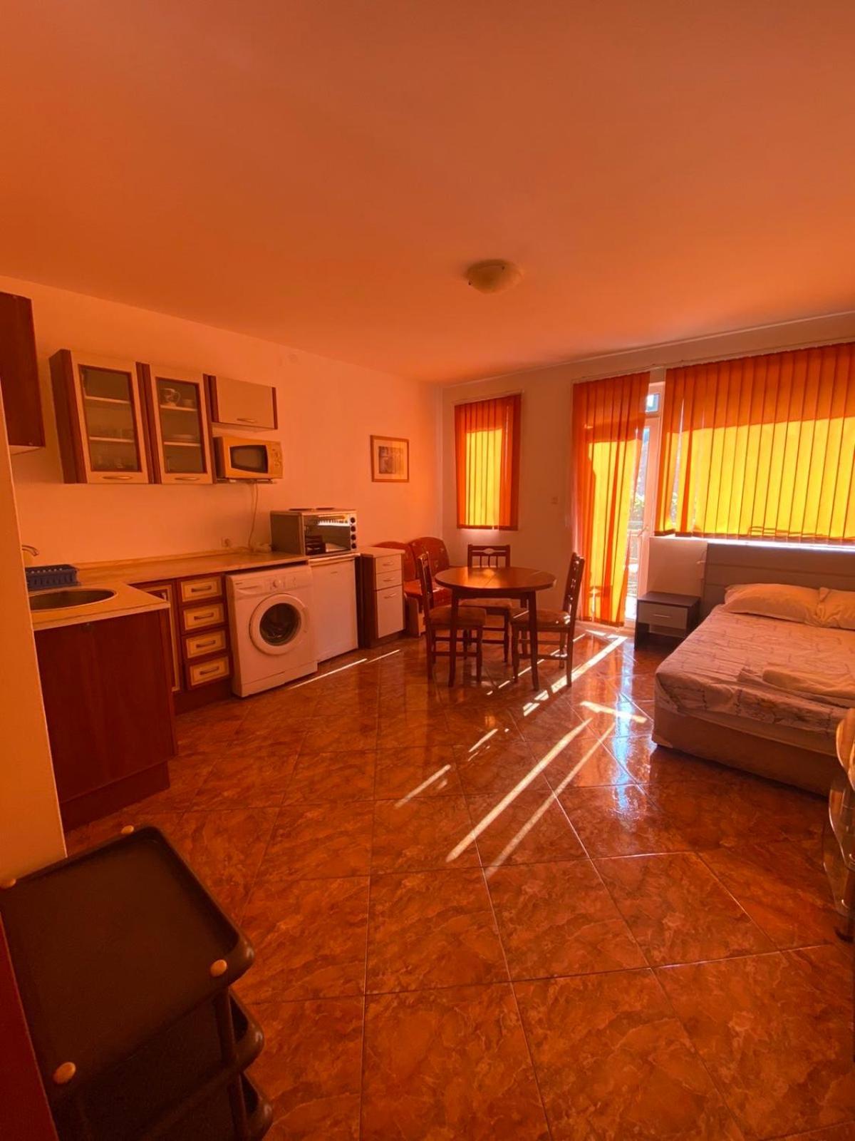 Studios & Apartments Perla Slăntjev Brjag Exteriör bild