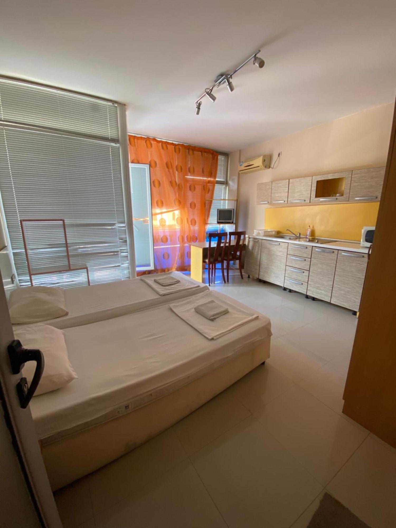 Studios & Apartments Perla Slăntjev Brjag Exteriör bild